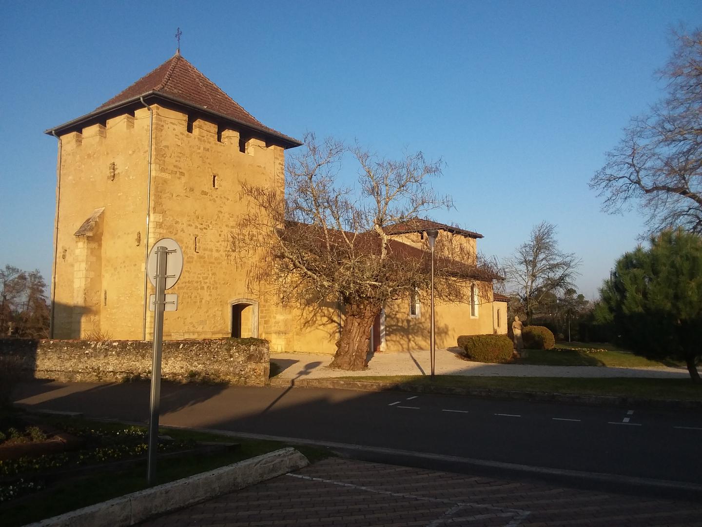 eglise ensoleillée